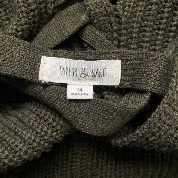 Women's Not So Mystery Box Size Medium #12 - Picture 16 of 16